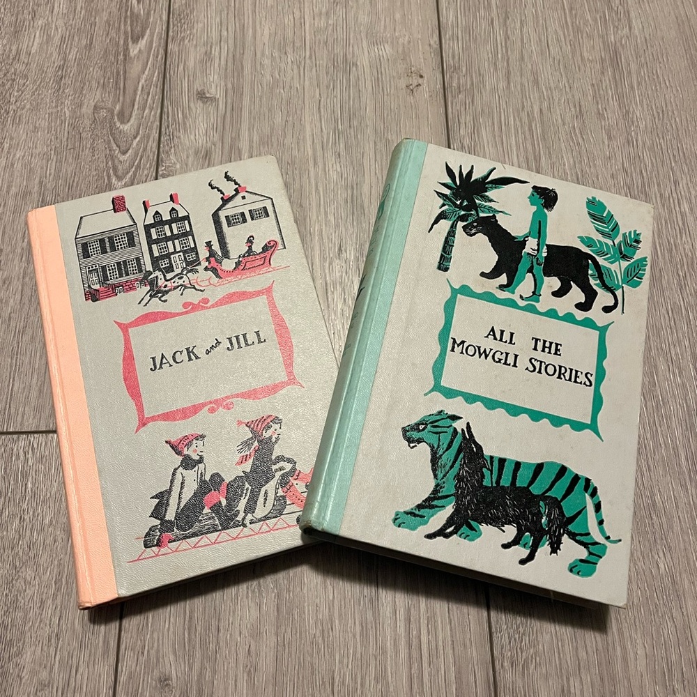 Vintage Storybook Set with Illustrations - Picture 4 of 11